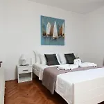 Wave N\' Sea Apartment With A Private Pool