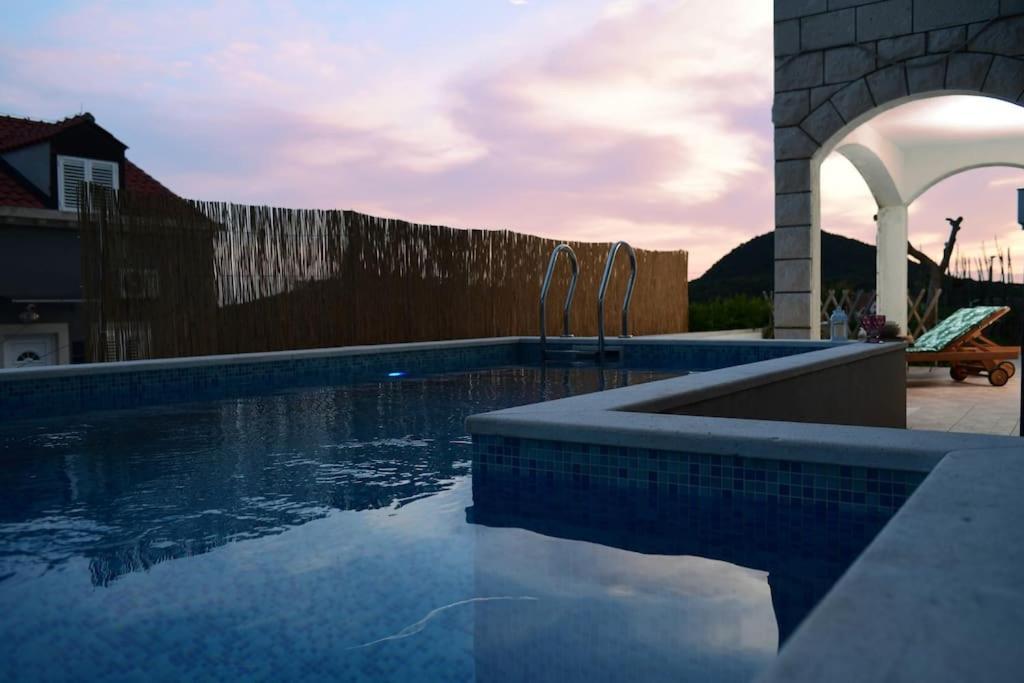 Wave N' Sea With A Private Pool Appartamento *