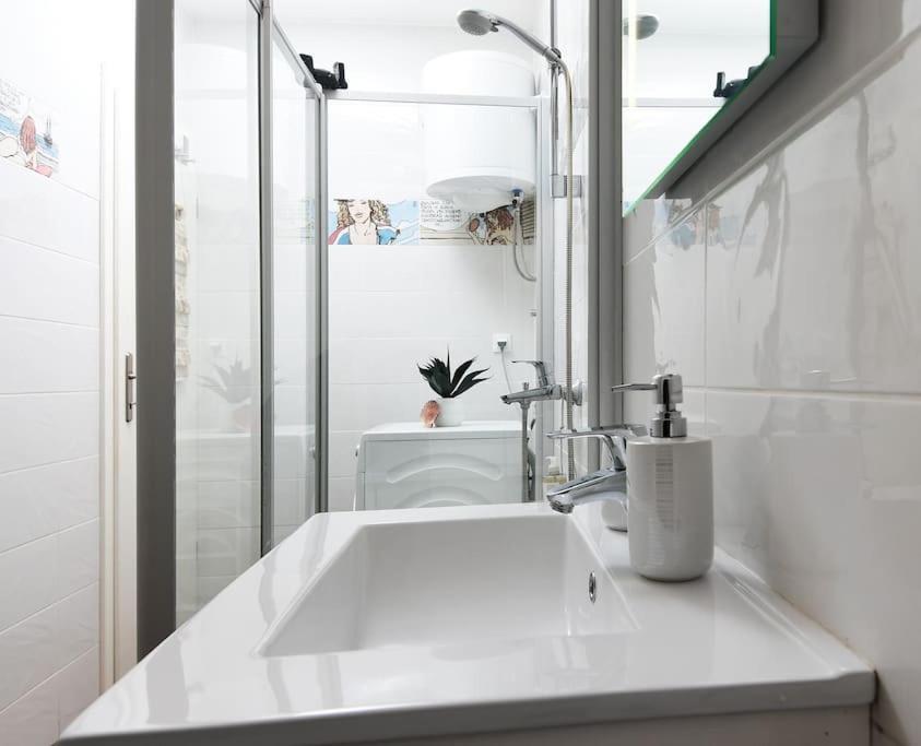 Wave N' Sea With A Private Pool Appartamento