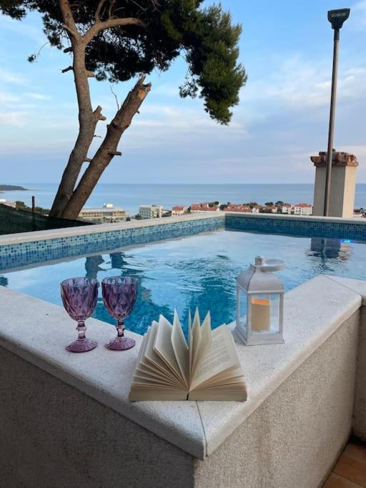 Wave N' Sea With A Private Pool *